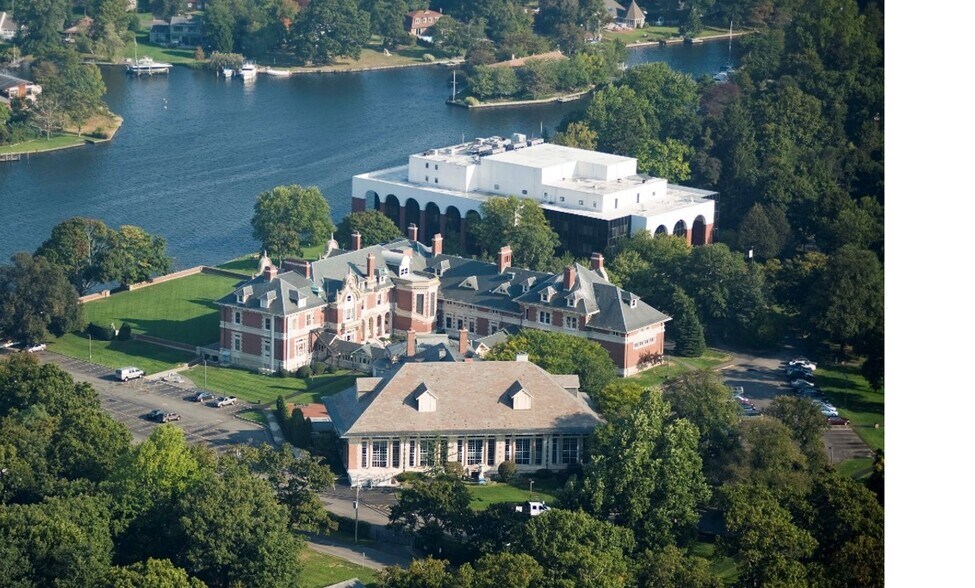 150 Idle Hour Blvd, Oakdale, NY 11769