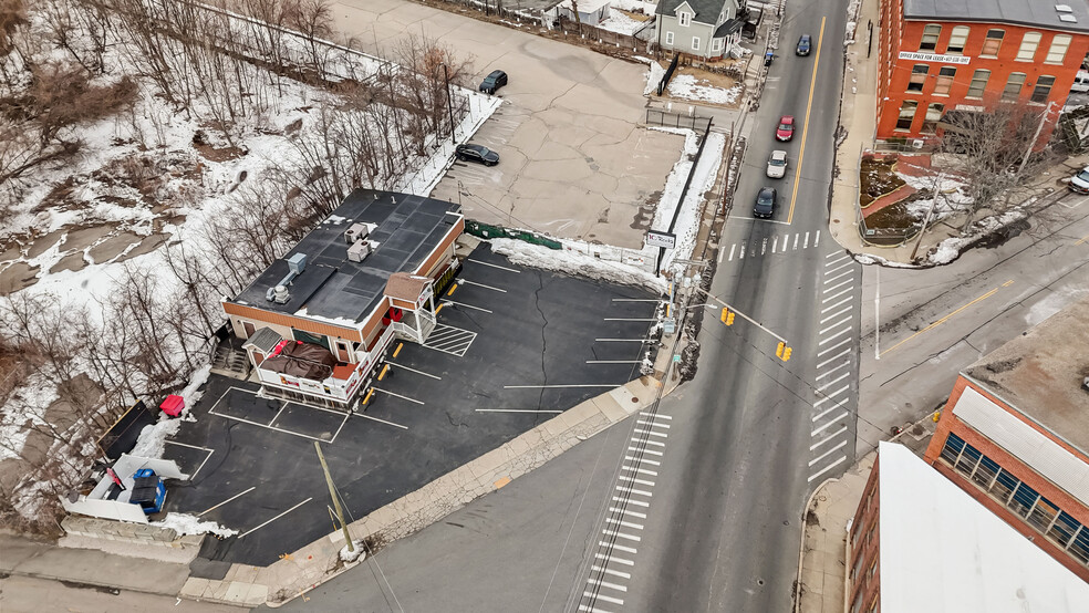 1091 Main St, Pawtucket, RI for sale - Building Photo - Image 2 of 36