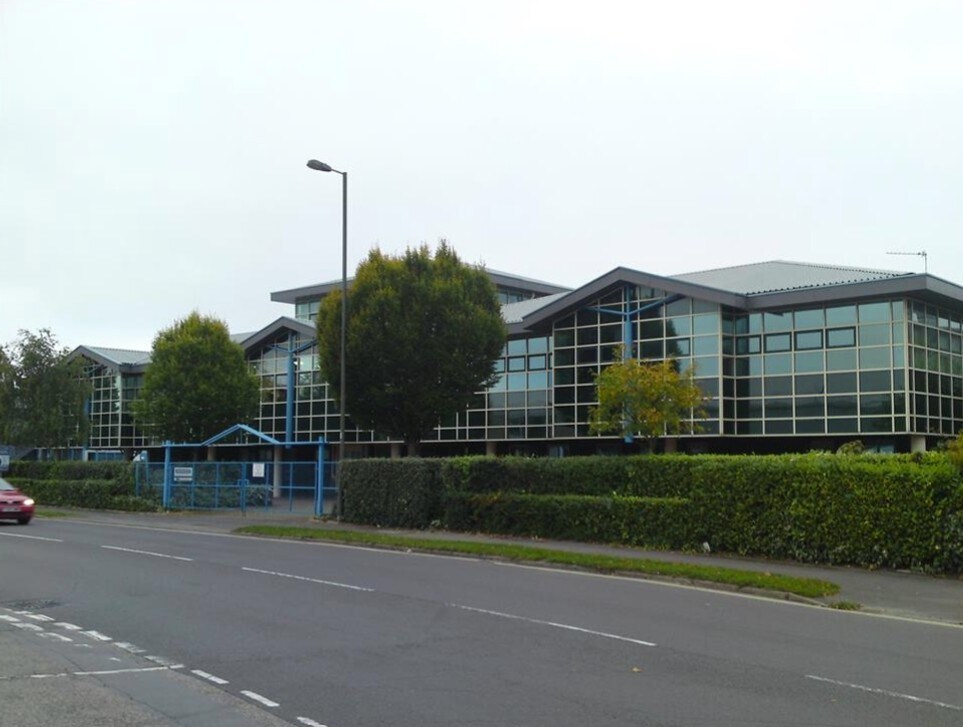 School Ln, Eastleigh for lease Building Photo- Image 1 of 3