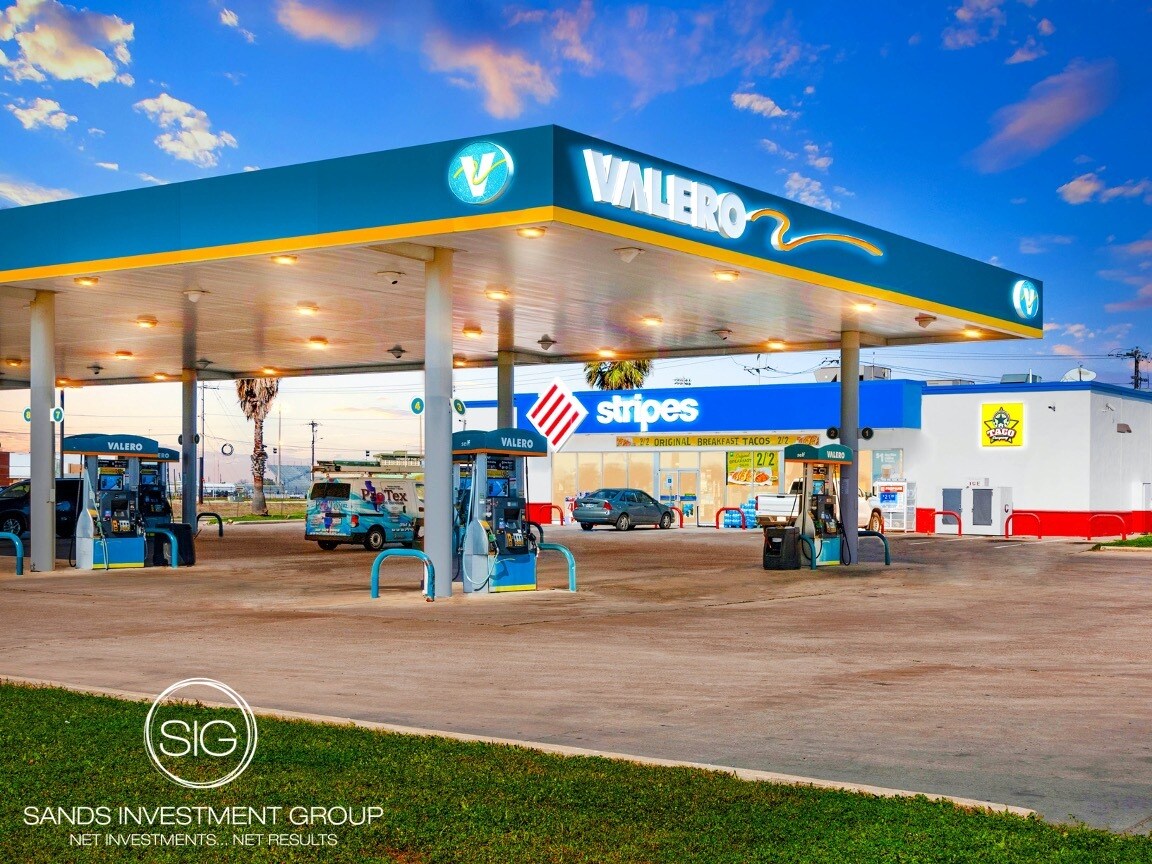 1200 E Broadway St, Cuero, TX for sale Primary Photo- Image 1 of 1