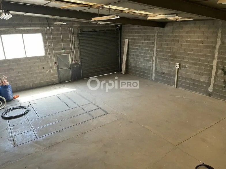 Flex in Villefranche-sur-Saône for sale - Interior Photo - Image 3 of 7