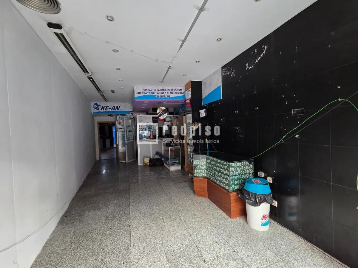 Madrid, MAD 28045 - Unit 1 -  - Interior Photo - Image 2 of 5