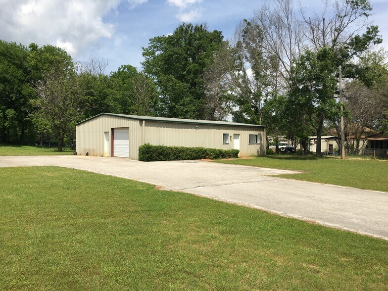 498 S Tyler St, Gladewater, TX for sale - Building Photo - Image 1 of 1