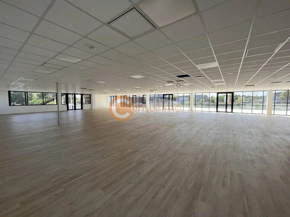 Office in Mérignac for lease Interior Photo- Image 1 of 12