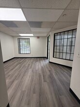 1525 3rd St, Riverside, CA for lease Lobby- Image 2 of 3