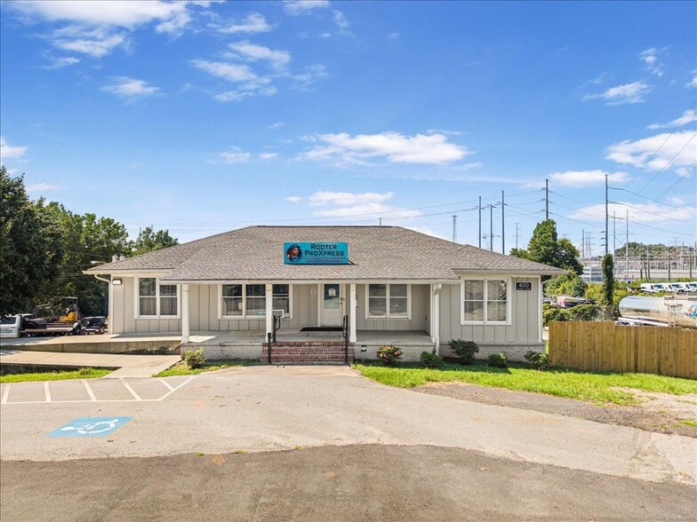 400 Lively Ave, Norcross, GA for sale - Building Photo - Image 1 of 56