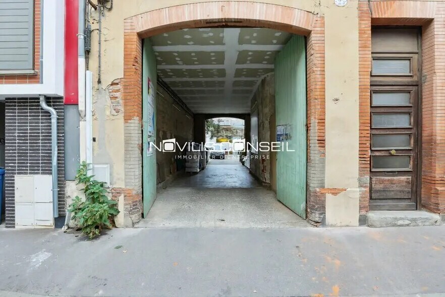 Retail in Toulouse for sale - Building Photo - Image 2 of 8