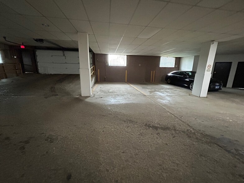 1480 Renaissance Dr, Park Ridge, IL for lease - Building Photo - Image 3 of 15