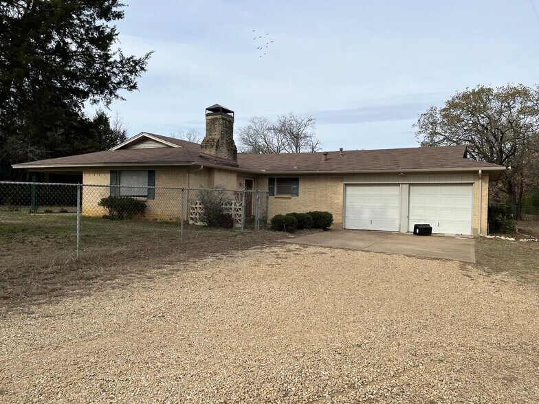 5311 W Pleasant Ridge Rd, Arlington, TX 76016