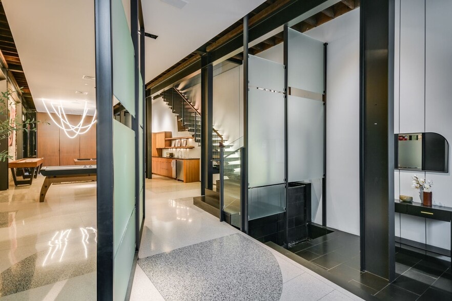 811 Congress Ave, Austin, TX for sale - Building Photo - Image 3 of 47