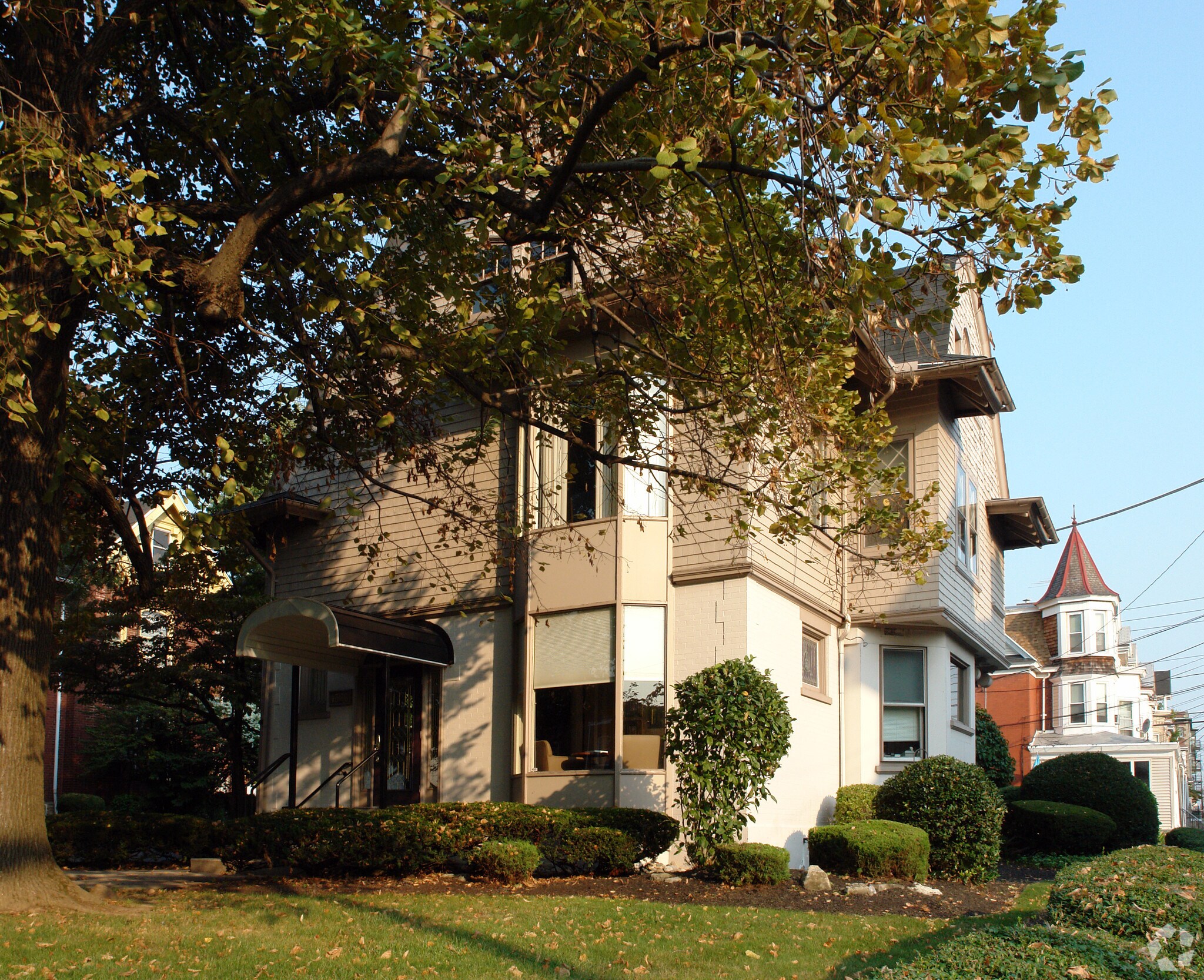 1329 Hamilton St, Allentown, PA 18102