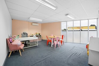 25 Deborah St, Golden Square for sale Interior Photo- Image 2 of 8