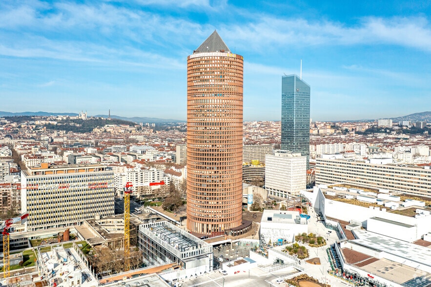 Office in Lyon for lease - Primary Photo - Image 1 of 10