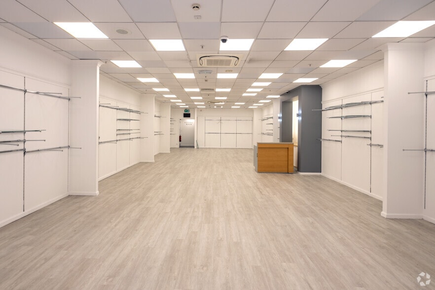 Cannock Shopping Centre, Cannock for sale - Interior Photo - Image 2 of 26