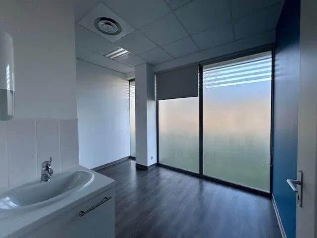 Retail in Chalon-sur-Saône for lease - Interior Photo - Image 3 of 4