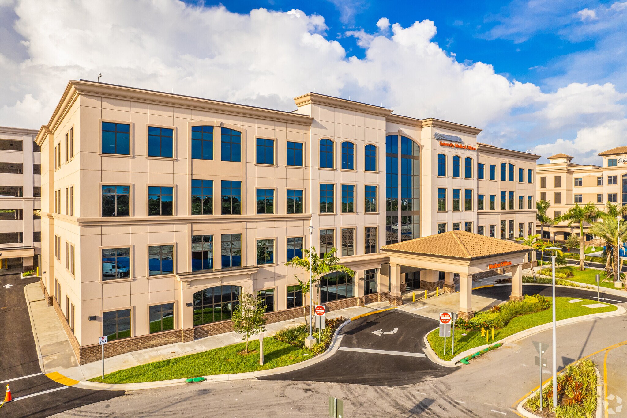 7630 SW 34th Manor, Davie, FL 33328 HCA Florida University Medical