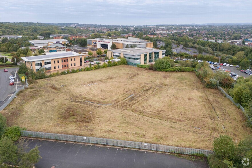 Castlegate Way, Dudley for lease - Building Photo - Image 2 of 16