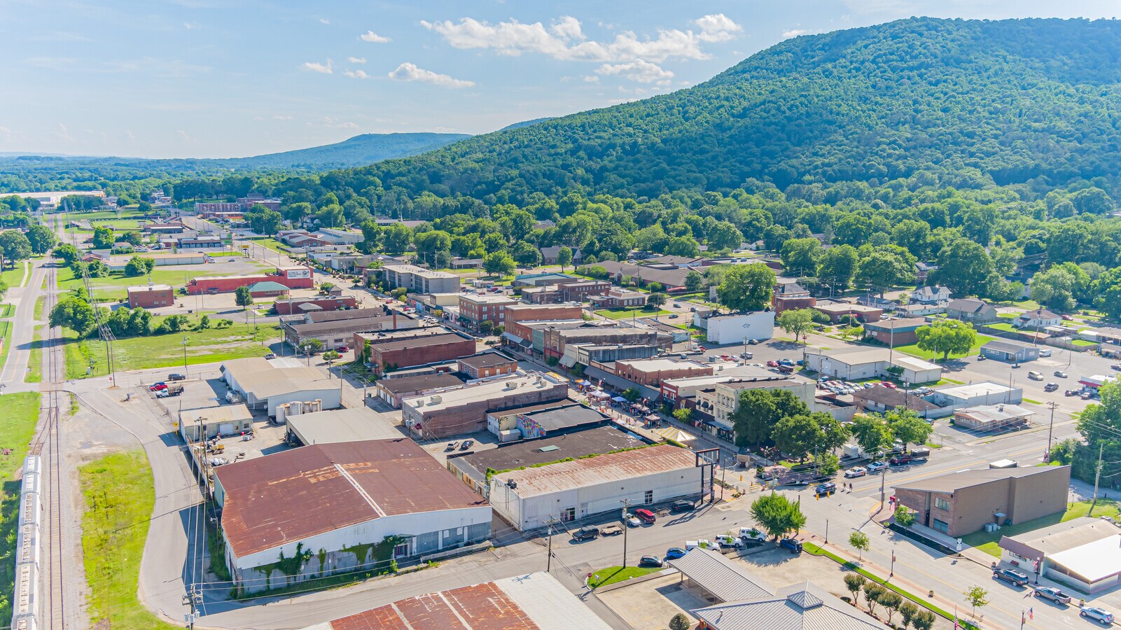 210 S Cedar Ave, South Pittsburg, TN 37380 210 S Cedar Ave, South