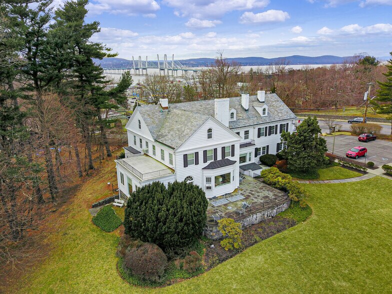 100 White Plains Rd, Tarrytown, NY 10591