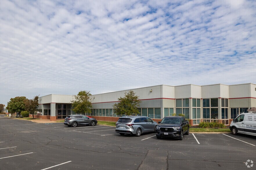 702 Spirit 40 Park Dr, Chesterfield, MO for sale - Primary Photo - Image 1 of 14