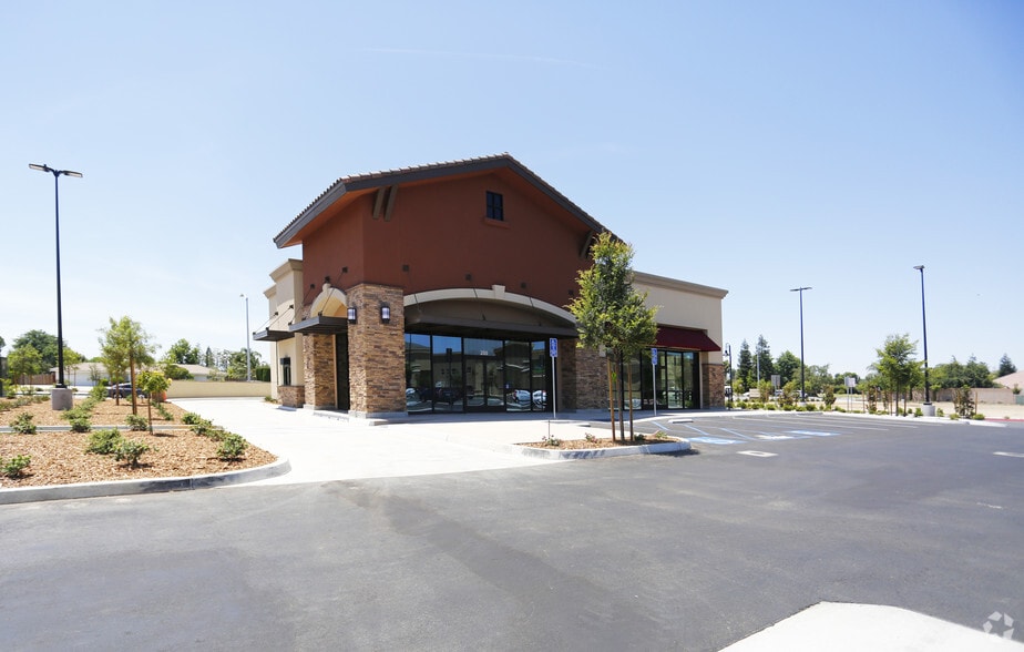 12918 Brimhall Rd, Bakersfield, CA 93314