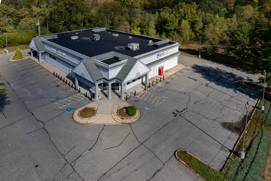 10 Main St, Winchester, NH for lease - Building Photo - Image 2 of 15