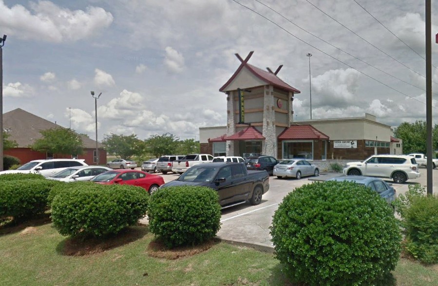 102 Clinton Center Dr, Clinton, MS for lease - Building Photo - Image 2 of 75