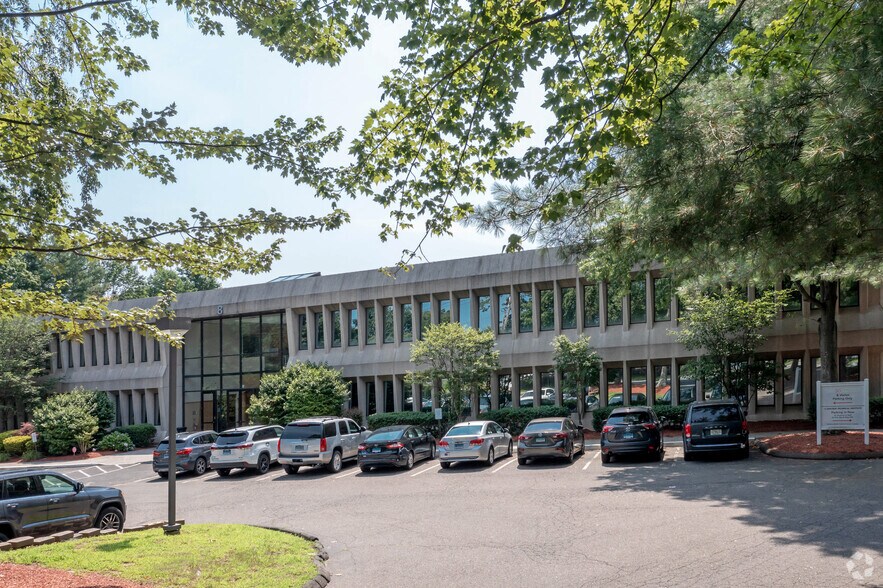 8 Progress Dr, Shelton, CT for sale - Primary Photo - Image 1 of 1