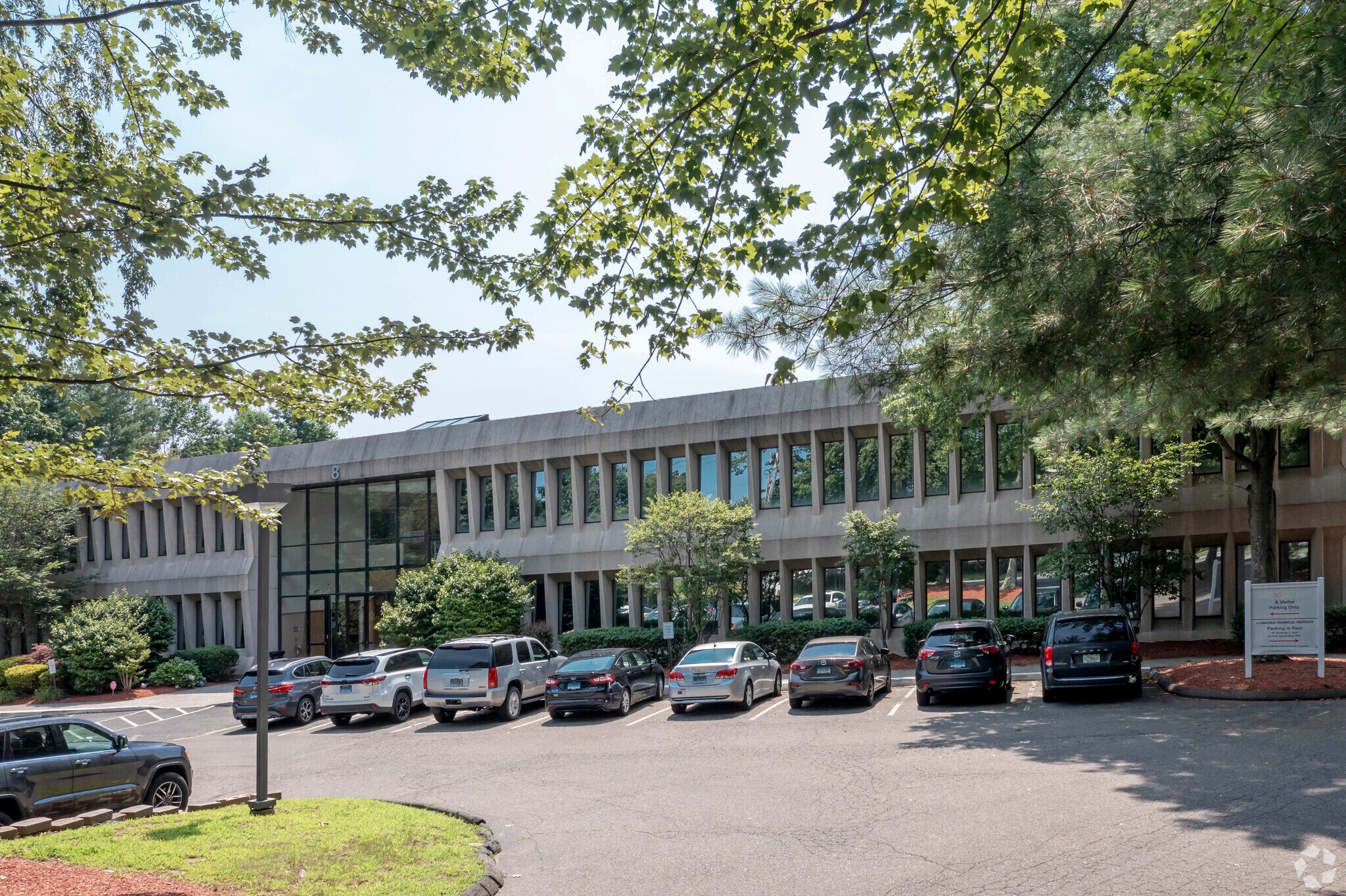 8 Progress Dr, Shelton, CT for sale Primary Photo- Image 1 of 1