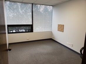 835 N Sterling Ave, Palatine, IL for lease Interior Photo- Image 2 of 4
