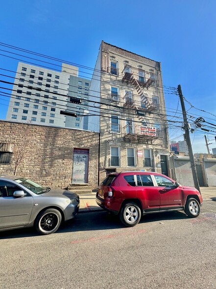 37-11 9th St, Long Island City, NY for sale - Building Photo - Image 2 of 18