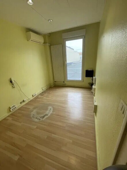 Retail in Le Bouscat for sale - Interior Photo - Image 1 of 6