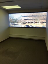 655 Craig Rd, Creve Coeur, MO for lease Interior Photo- Image 2 of 4