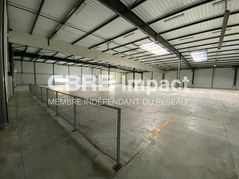 Flex in Longvic for sale - Building Photo - Image 2 of 12