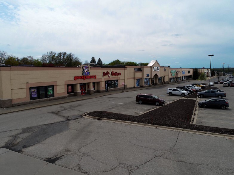 5911 University Ave, Cedar Falls, IA for sale - Building Photo - Image 1 of 1