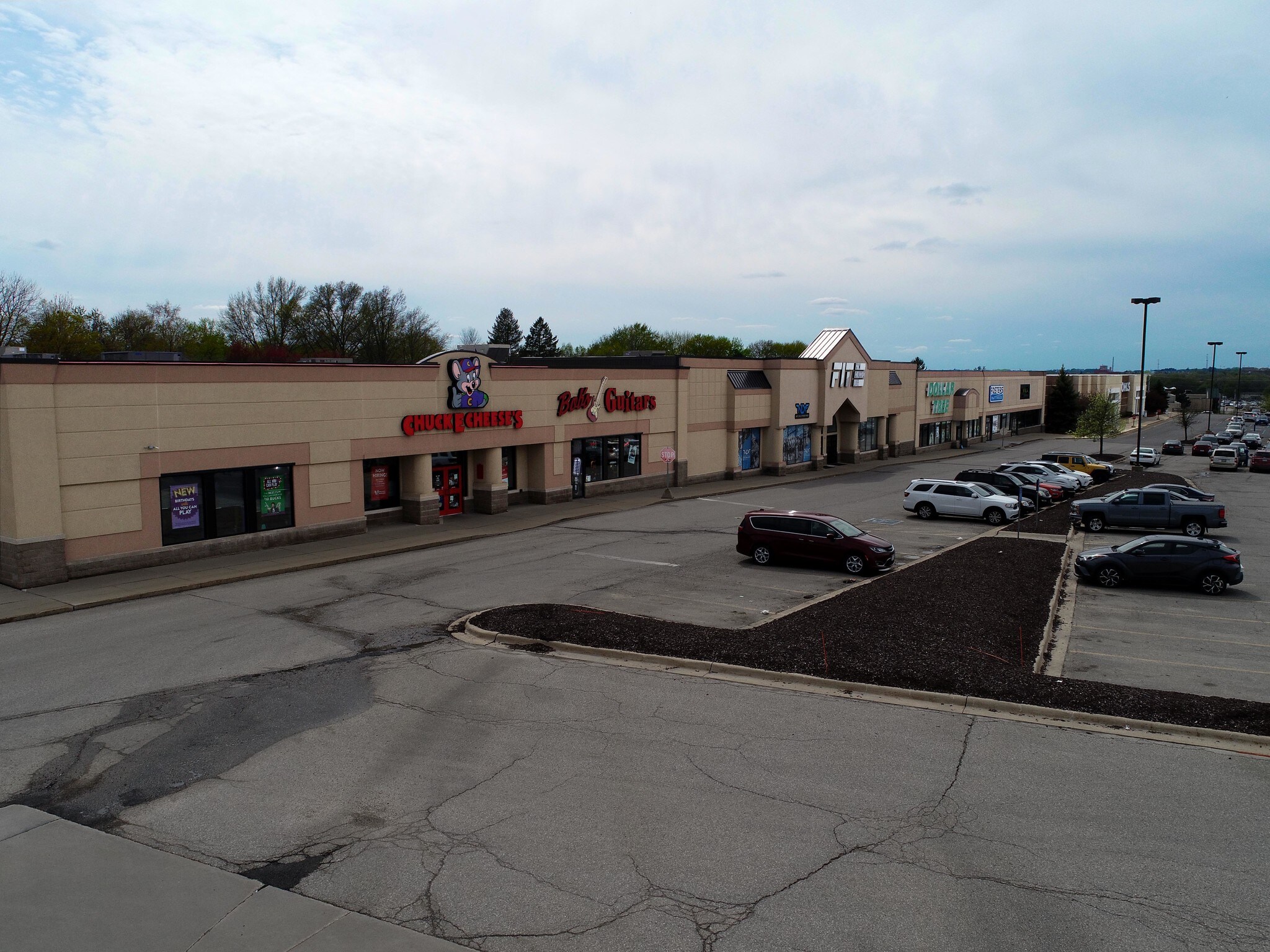 5911 University Ave, Cedar Falls, IA for sale Building Photo- Image 1 of 1