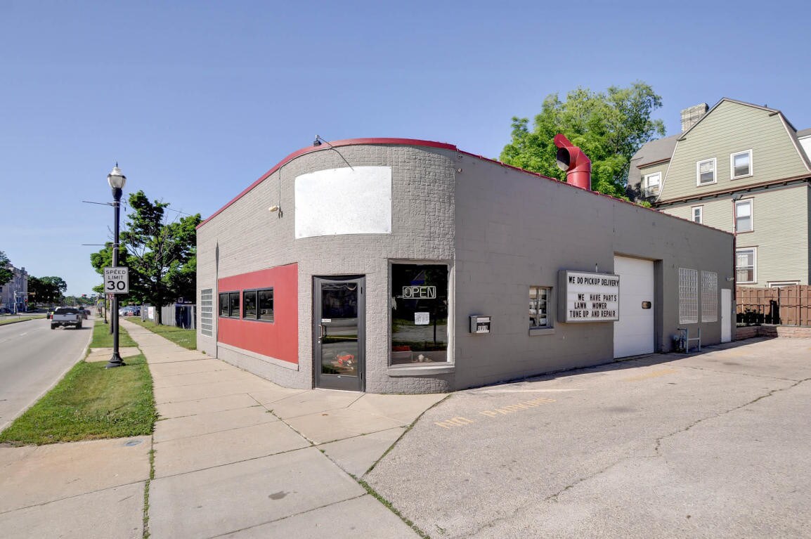 5919 Sheridan Rd, Kenosha, WI for sale Building Photo- Image 1 of 1
