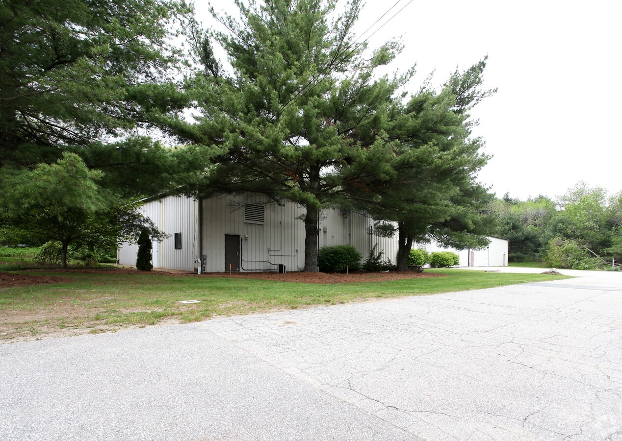 429 Lake Rd, Killingly, CT 06241