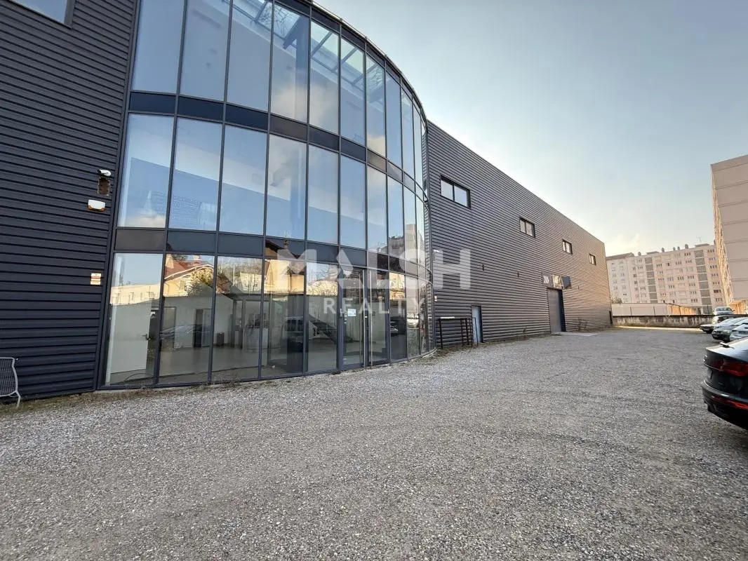Office in Villeurbanne for lease Building Photo- Image 1 of 20