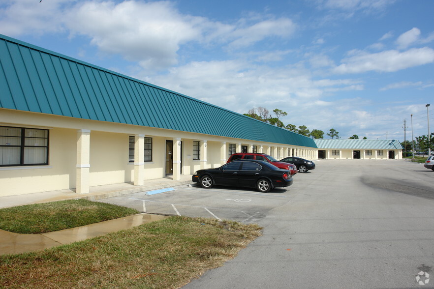 7430-7448 S Us-1 Hwy, Port Saint Lucie, FL for lease - Primary Photo - Image 2 of 33