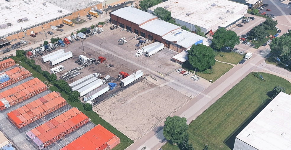 2230 Ernie Krueger Cir, Waukegan, IL for lease - Building Photo - Image 1 of 8