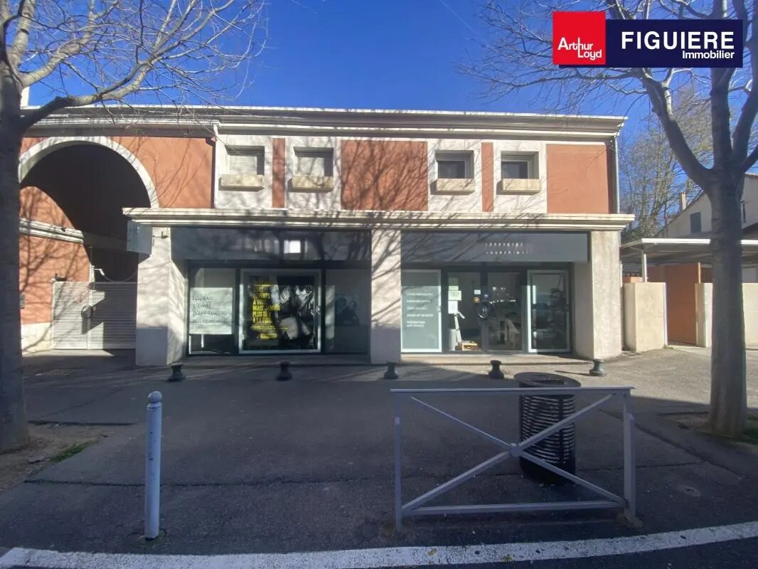 Retail in Salon-de-Provence for sale Building Photo- Image 1 of 13