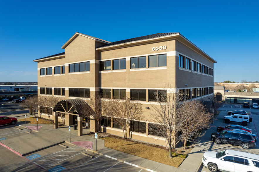 6050 Southwest Blvd, Fort Worth, TX for lease - Primary Photo - Image 1 of 5