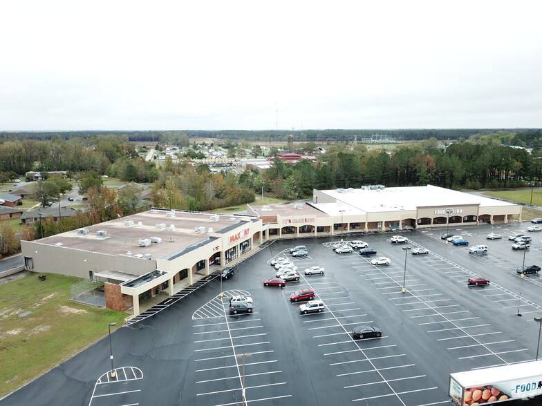 216-230 15-401 Byp E, Bennettsville, SC for lease - Building Photo - Image 2 of 4