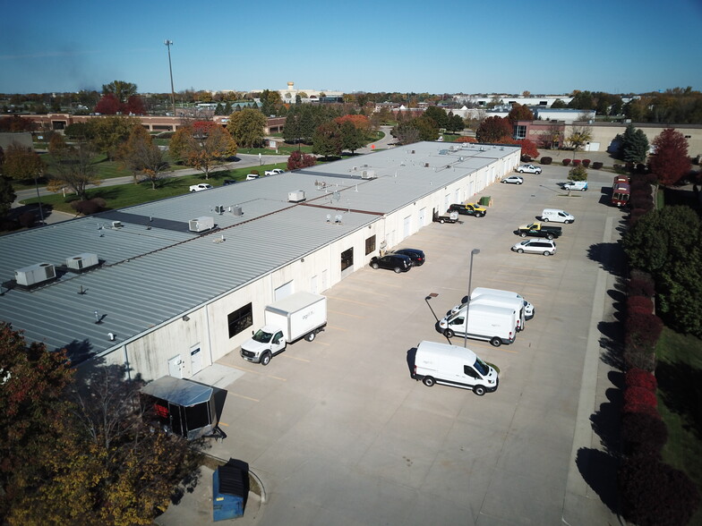 3301-3435 109th St, Urbandale, IA for lease - Building Photo - Image 3 of 7