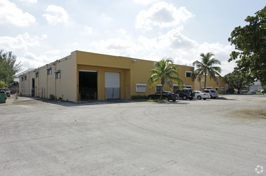 7525-7575 NW 74th Ave, Medley, FL for lease - Building Photo - Image 3 of 5