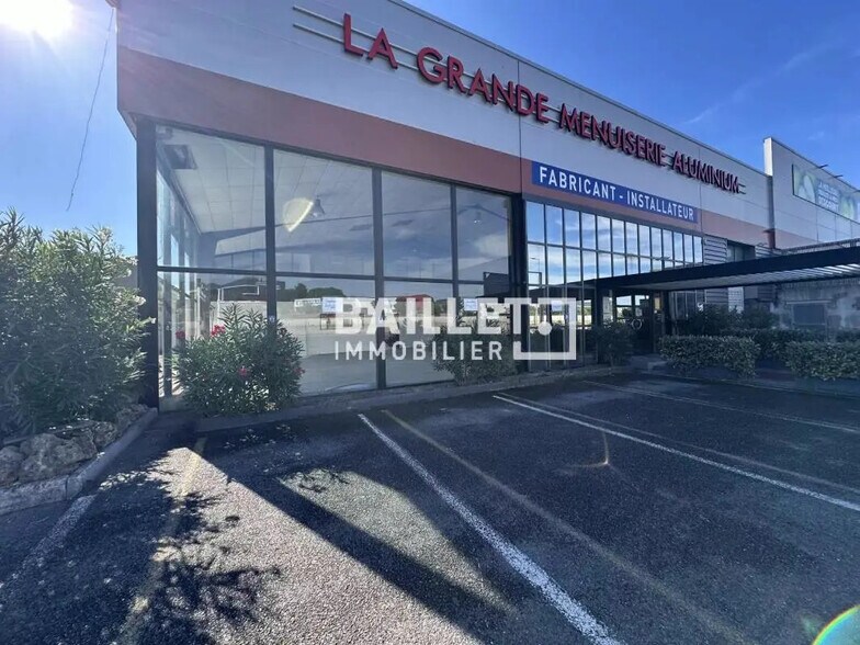 Retail in Fréjus for lease - Building Photo - Image 2 of 11