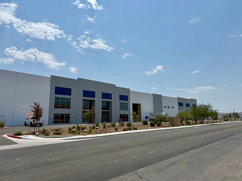 6550 Bruce St, Las Vegas, NV for lease - Building Photo - Image 1 of 10