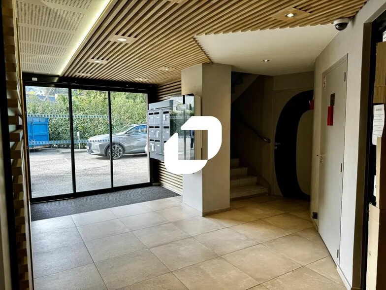 Office in Seyssins for sale - Building Photo - Image 3 of 13