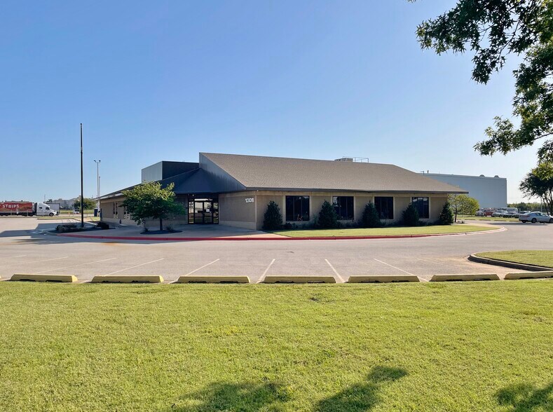 1301 SE 59th St, Oklahoma City, OK for sale - Building Photo - Image 1 of 3